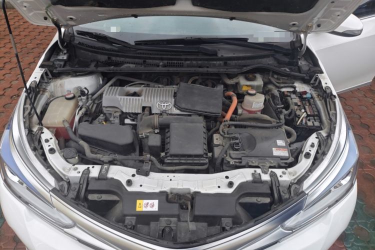Used Toyota Corolla 2016 Dual-Engine 1.8L E-CVT Luxury Edition Engine Bay