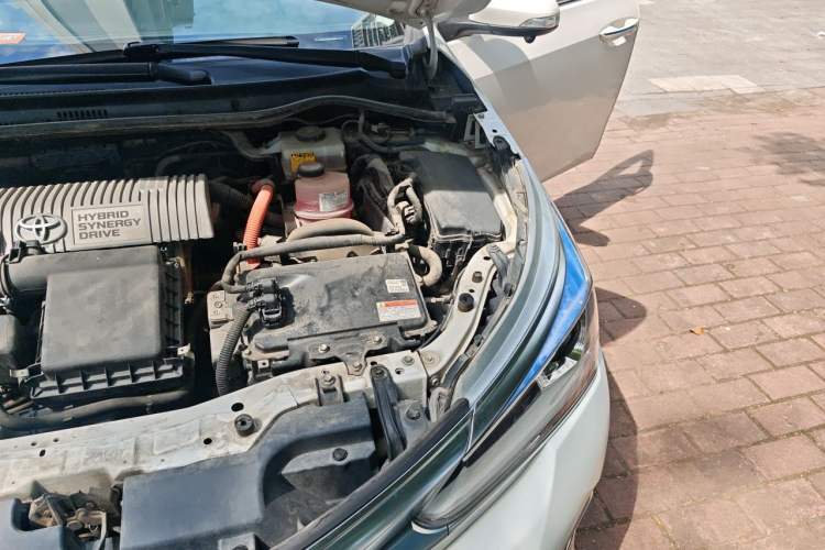 Used Toyota Corolla 2016 Dual-Engine 1.8L E-CVT Pioneer Edition Engine Bay Left