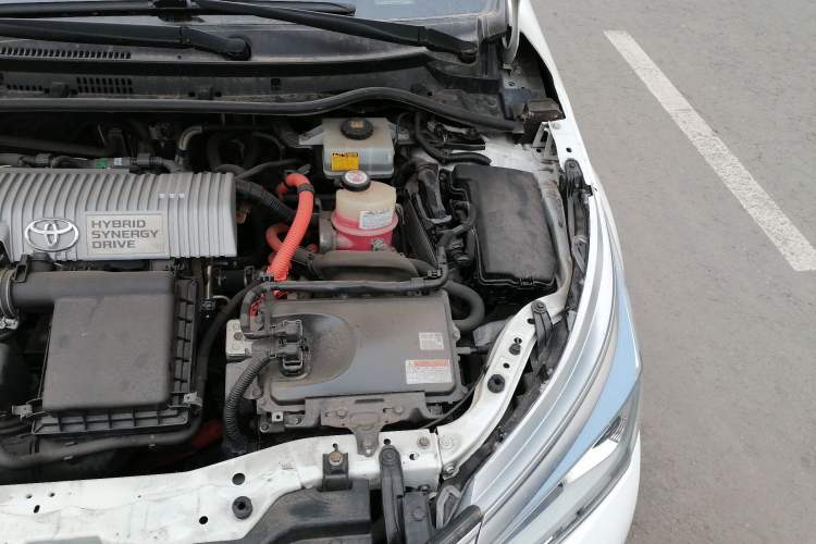 Used Toyota Corolla 2016 Dual-Engine 1.8L E-CVT Elite Edition Engine Bay Left
