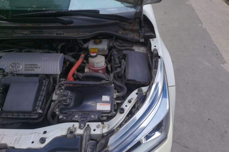 Used Toyota Corolla 2016 Dual-Engine 1.8L E-CVT Pioneer Edition Engine Bay Left