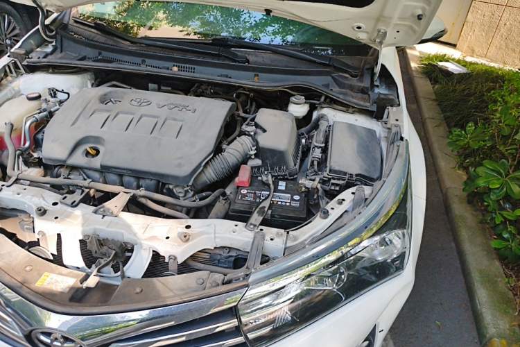 Used Toyota Corolla 2016 1.6L CVT GL-i Cool Edition Engine Bay Left