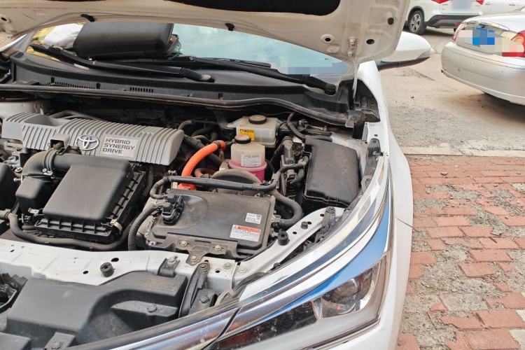 Used Toyota Corolla 2016 Dual-Engine 1.8L E-CVT Pioneer Edition Engine Bay Left