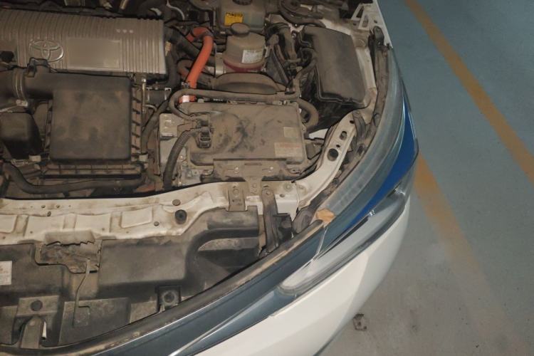 Used Toyota Corolla 2016 Dual-Engine 1.8L E-CVT Elite Edition Engine Bay Left
