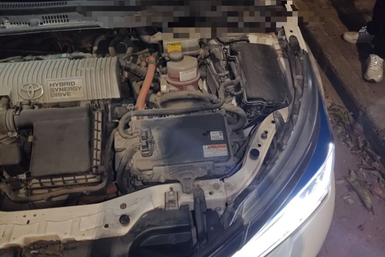 Used Toyota Corolla 2016 Dual-Engine 1.8L E-CVT Elite Edition Engine Bay Left