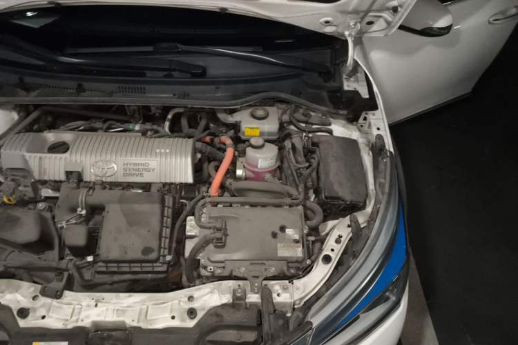 Used Toyota Corolla 2016 Dual-Engine 1.8L E-CVT Elite Edition Engine Bay Left
