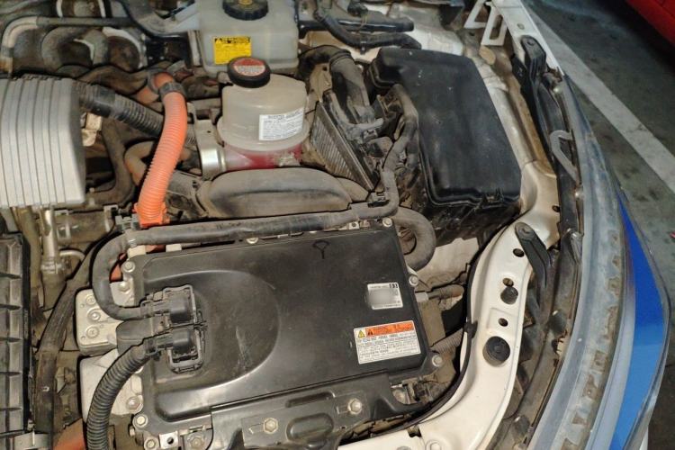 Used Toyota Corolla 2016 Dual-Engine 1.8L E-CVT Pioneer Edition Engine Bay Left