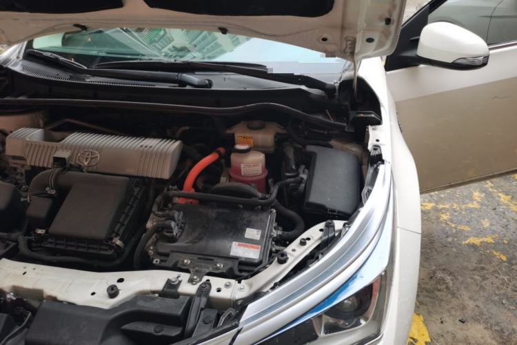 Used Toyota Corolla 2016 Dual-Engine 1.8L E-CVT Elite Edition Engine Bay Left