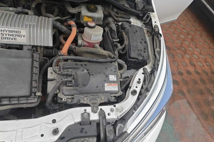 Used Toyota Corolla 2016 Dual-Engine 1.8L E-CVT Luxury Edition Engine Bay Left