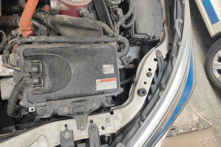Used Toyota Corolla 2016 Dual-Engine 1.8L E-CVT Elite Edition Engine Bay Left