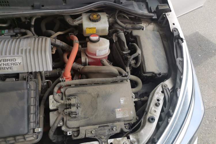 Used Toyota Corolla 2016 Dual-Engine 1.8L E-CVT Elite Edition Engine Bay Left