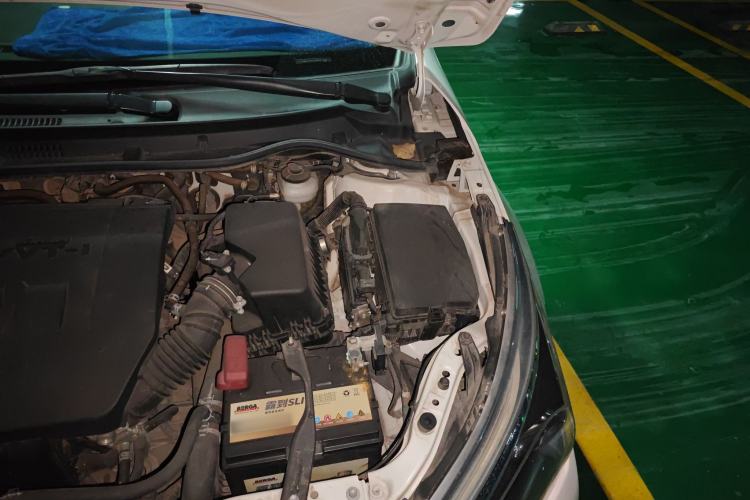 Used Toyota Corolla 2016 1.6L CVT GL-i Cool Edition Engine Bay Left