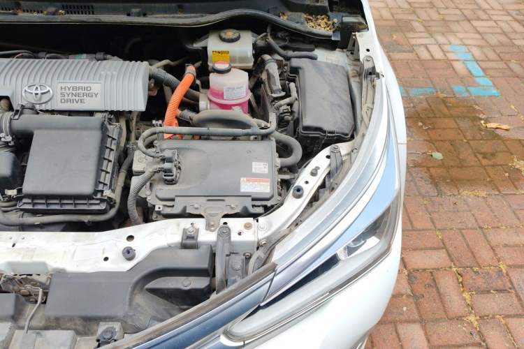 Used Toyota Corolla 2016 Dual-Engine 1.8L E-CVT Luxury Edition Engine Bay Left