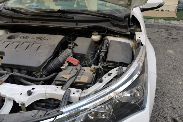 Used Toyota Corolla 2016 1.6L CVT GL-i Cool Edition Engine Bay Left