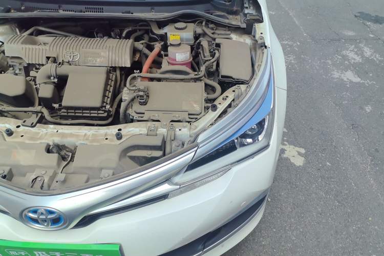 Used Toyota Corolla 2016 Dual-Engine 1.8L E-CVT Elite Edition Engine Bay Left