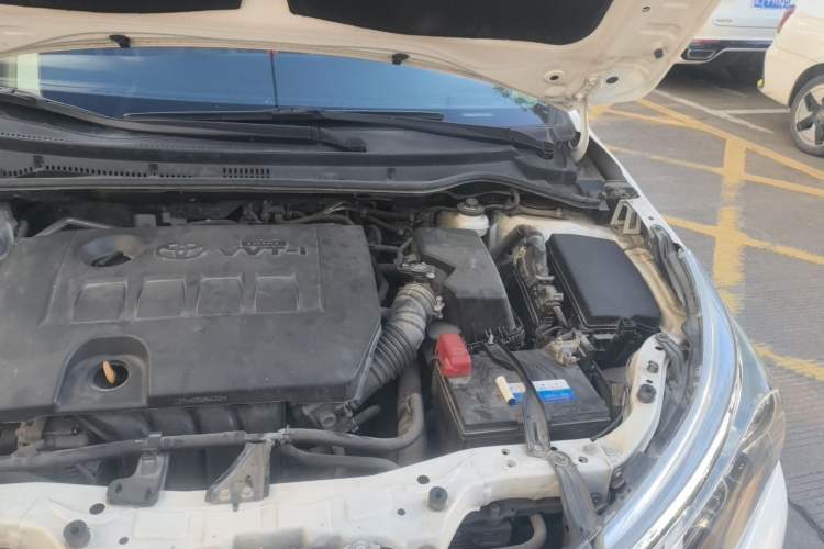 Used Toyota Corolla 2016 1.6L CVT GL-i Cool Edition Engine Bay Left