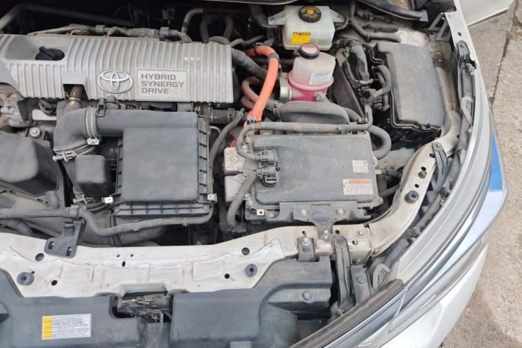 Used Toyota Corolla 2016 Dual-Engine 1.8L E-CVT Elite Edition Engine Bay Left