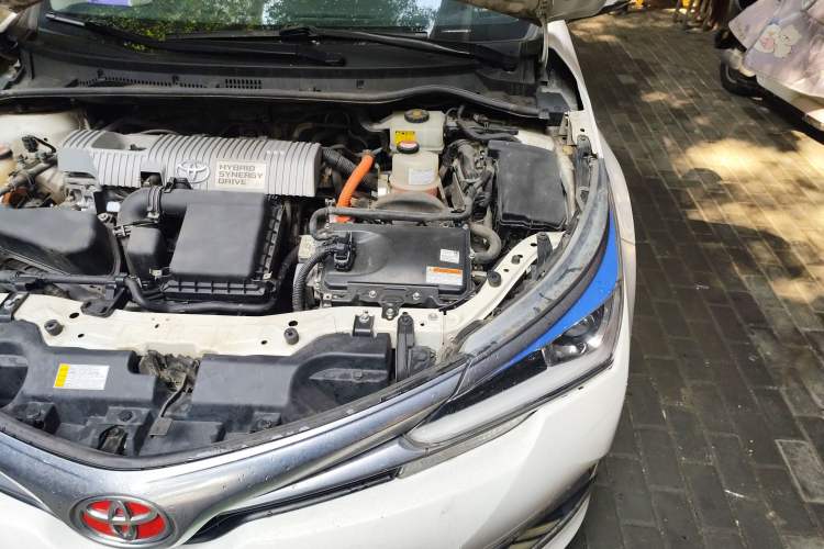 Used Toyota Corolla 2016 Dual-Engine 1.8L E-CVT Pioneer Edition Engine Bay Left