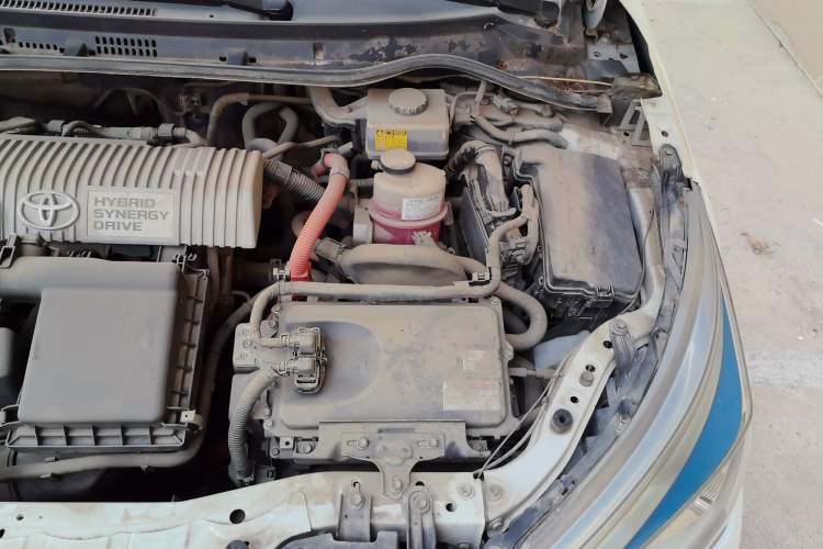 Used Toyota Corolla 2016 Dual-Engine 1.8L E-CVT Elite Edition Engine Bay Left