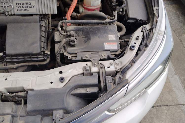 Used Toyota Corolla 2016 Dual-Engine 1.8L E-CVT Elite Edition Engine Bay Left