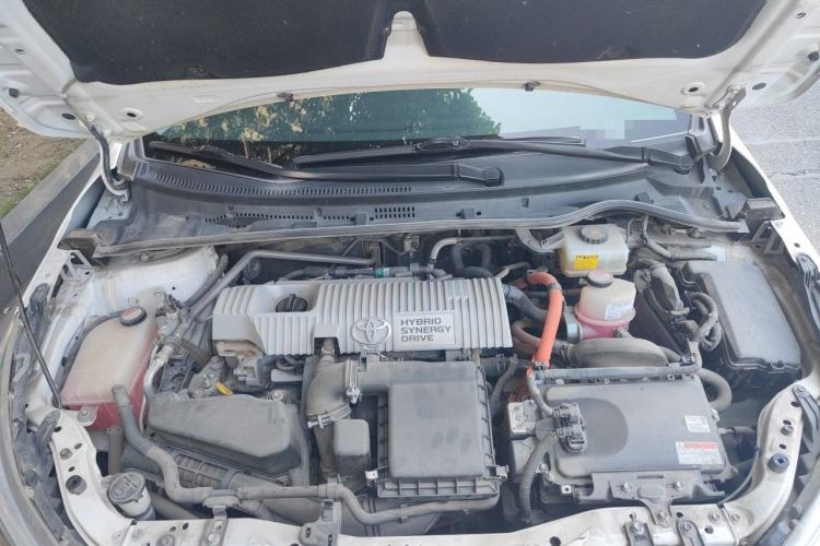 Used Toyota Corolla 2016 Dual-Engine 1.8L E-CVT Elite Edition Engine Bay