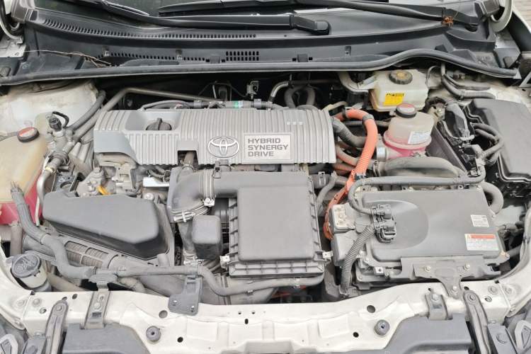 Used Toyota Corolla 2016 Dual-Engine 1.8L E-CVT Elite Edition Engine Bay