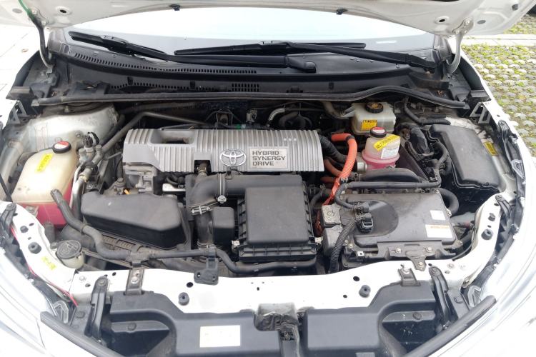 Used Toyota Corolla 2016 Dual-Engine 1.8L E-CVT Pioneer Edition Engine Bay