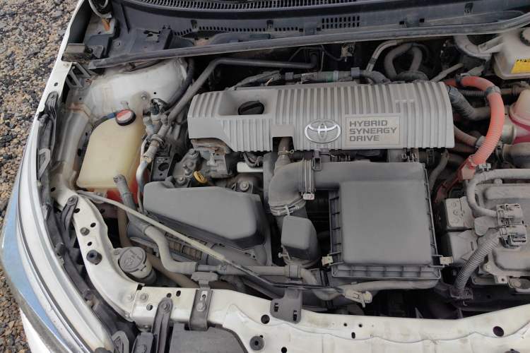 Used Toyota Corolla 2016 Dual-Engine 1.8L E-CVT Leading Edition Engine Bay Right