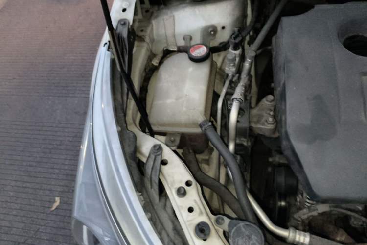 Used Toyota Corolla 2016 1.6L CVT GL-i Cool Edition Engine Bay Right