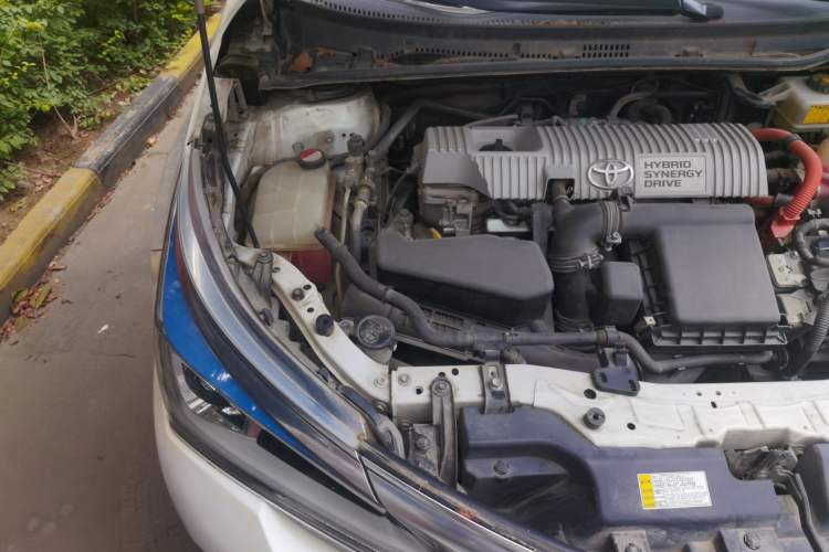 Used Toyota Corolla 2016 Dual-Engine 1.8L E-CVT Pioneer Edition Engine Bay Right