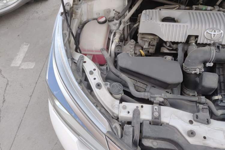 Used Toyota Corolla 2016 Dual-Engine 1.8L E-CVT Pioneer Edition Engine Bay Right