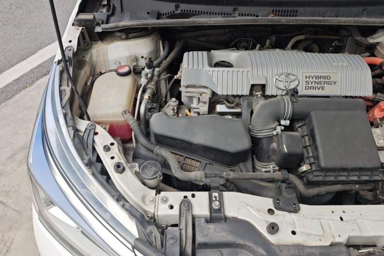 Used Toyota Corolla 2016 Dual-Engine 1.8L E-CVT Elite Edition Engine Bay Right