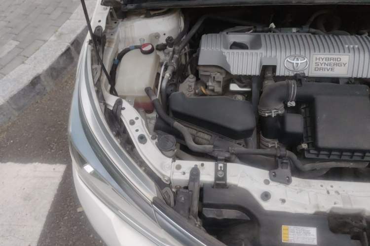 Used Toyota Corolla 2016 Dual-Engine 1.8L E-CVT Pioneer Edition Engine Bay Right
