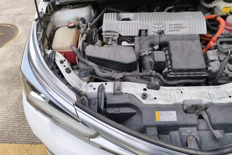 Used Toyota Corolla 2016 Dual-Engine 1.8L E-CVT Leading Edition Engine Bay Right