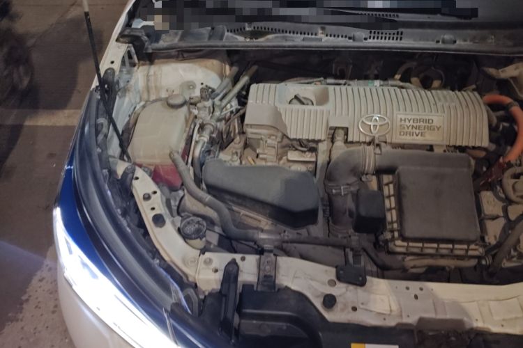Used Toyota Corolla 2016 Dual-Engine 1.8L E-CVT Elite Edition Engine Bay Right