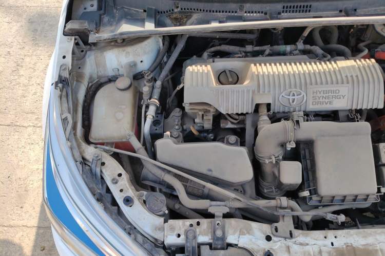 Used Toyota Corolla 2016 Dual-Engine 1.8L E-CVT Elite Edition Engine Bay Right