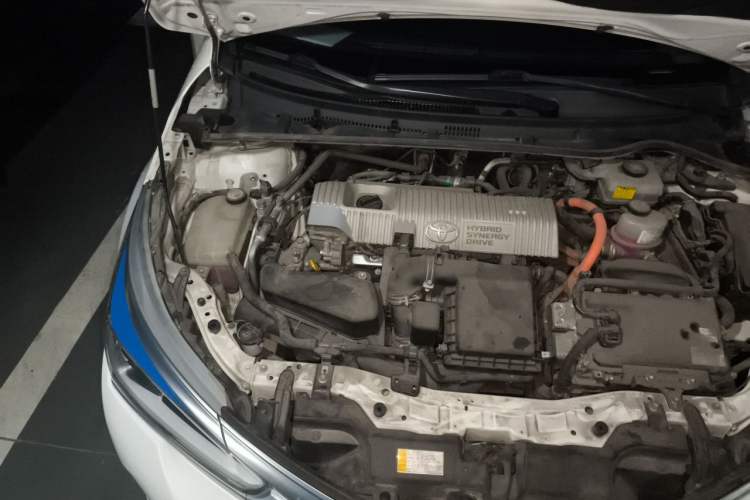Used Toyota Corolla 2016 Dual-Engine 1.8L E-CVT Elite Edition Engine Bay Right