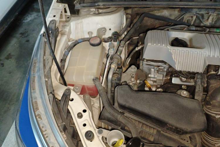 Used Toyota Corolla 2016 Dual-Engine 1.8L E-CVT Pioneer Edition Engine Bay Right