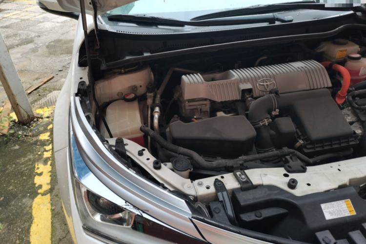 Used Toyota Corolla 2016 Dual-Engine 1.8L E-CVT Elite Edition Engine Bay Right