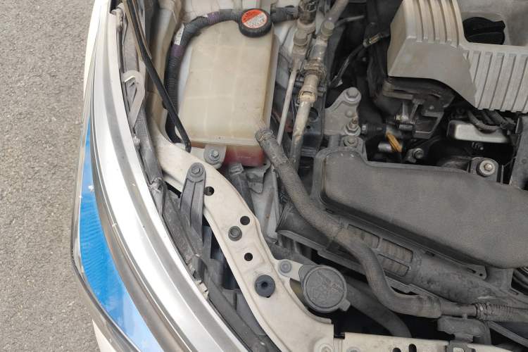 Used Toyota Corolla 2016 Dual-Engine 1.8L E-CVT Elite Edition Engine Bay Right