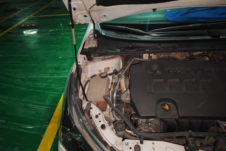 Used Toyota Corolla 2016 1.6L CVT GL-i Cool Edition Engine Bay Right