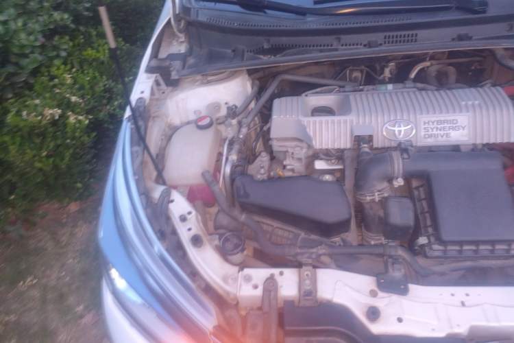 Used Toyota Corolla 2016 Dual-Engine 1.8L E-CVT Elite Edition Engine Bay Right