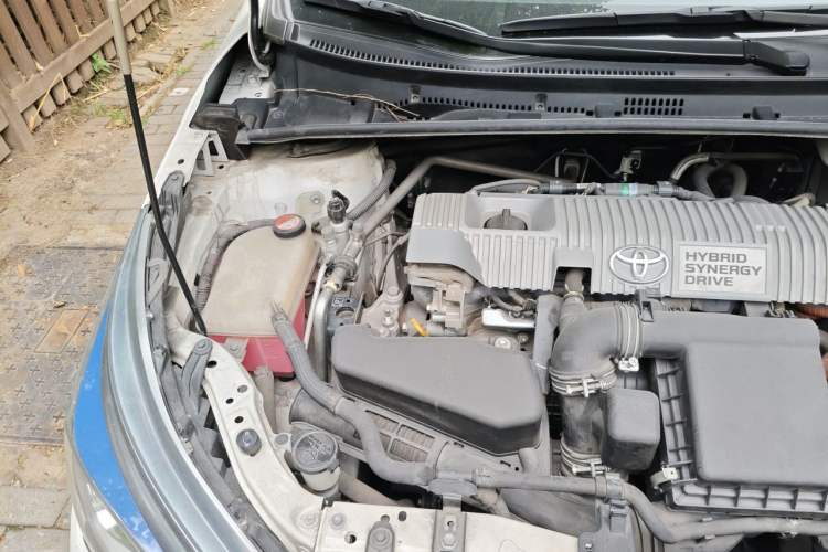 Used Toyota Corolla 2016 Dual-Engine 1.8L E-CVT Elite Edition Engine Bay Right