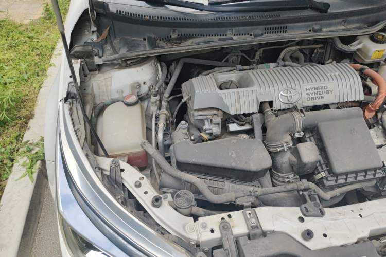 Used Toyota Corolla 2016 Dual-Engine 1.8L E-CVT Luxury Edition Engine Bay Right