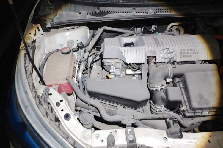 Used Toyota Corolla 2016 Dual-Engine 1.8L E-CVT Elite Edition Engine Bay Right