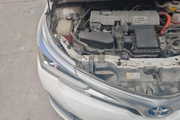 Used Toyota Corolla 2016 Dual-Engine 1.8L E-CVT Elite Edition Engine Bay Right