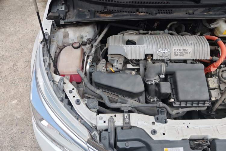 Used Toyota Corolla 2016 Dual-Engine 1.8L E-CVT Elite Edition Engine Bay Right