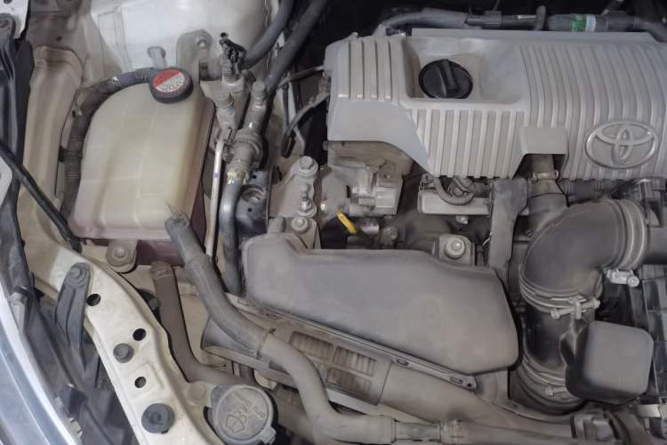 Used Toyota Corolla 2016 Dual-Engine 1.8L E-CVT Elite Edition Engine Bay Right