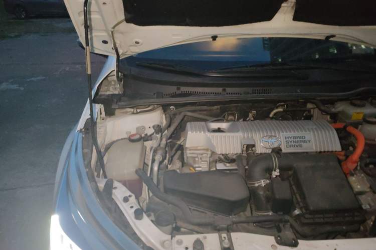 Used Toyota Corolla 2016 Dual-Engine 1.8L E-CVT Leading Edition Engine Bay Right