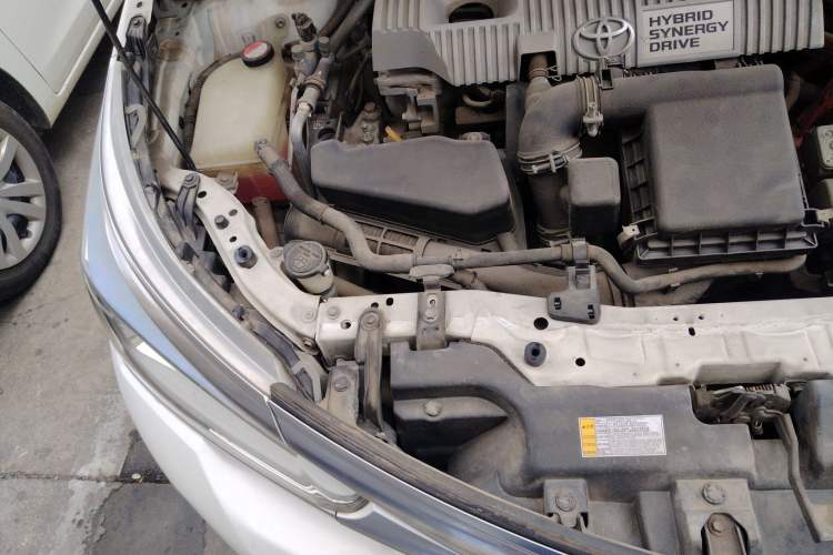 Used Toyota Corolla 2016 Dual-Engine 1.8L E-CVT Elite Edition Engine Bay Right