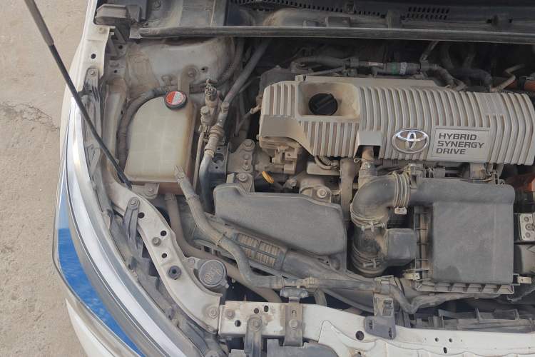 Used Toyota Corolla 2016 Dual-Engine 1.8L E-CVT Leading Edition Engine Bay Right